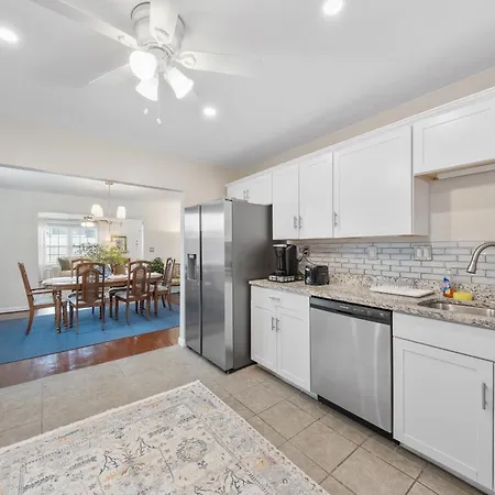 Villa 722 Ash Street Macon - Whole House